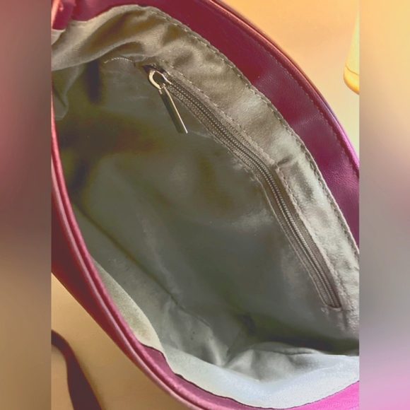 Collection 18 Crossbody Bag with Adjustable Shoulder Strap - Picture 6 of 8